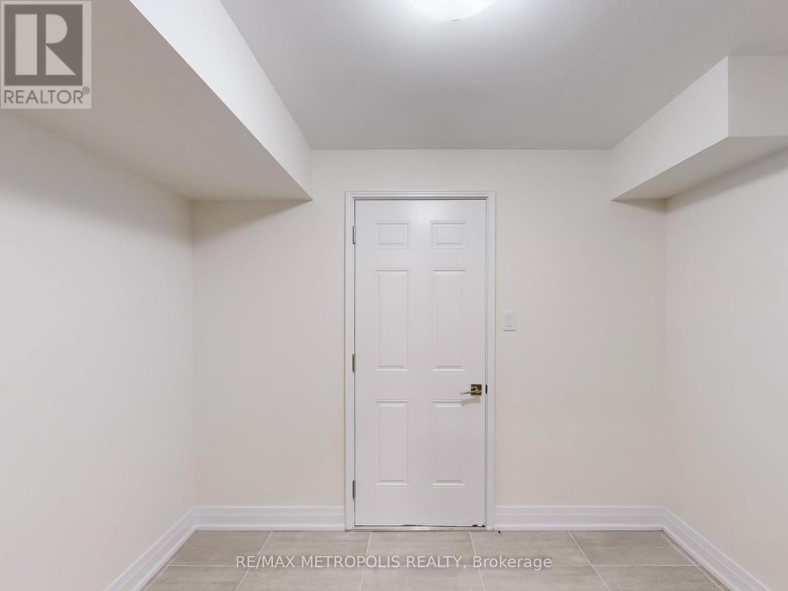 Main - 21 La Reine Avenue, Richmond Hill, Ontario  L4E 2Y8 - Photo 43 - N12428773