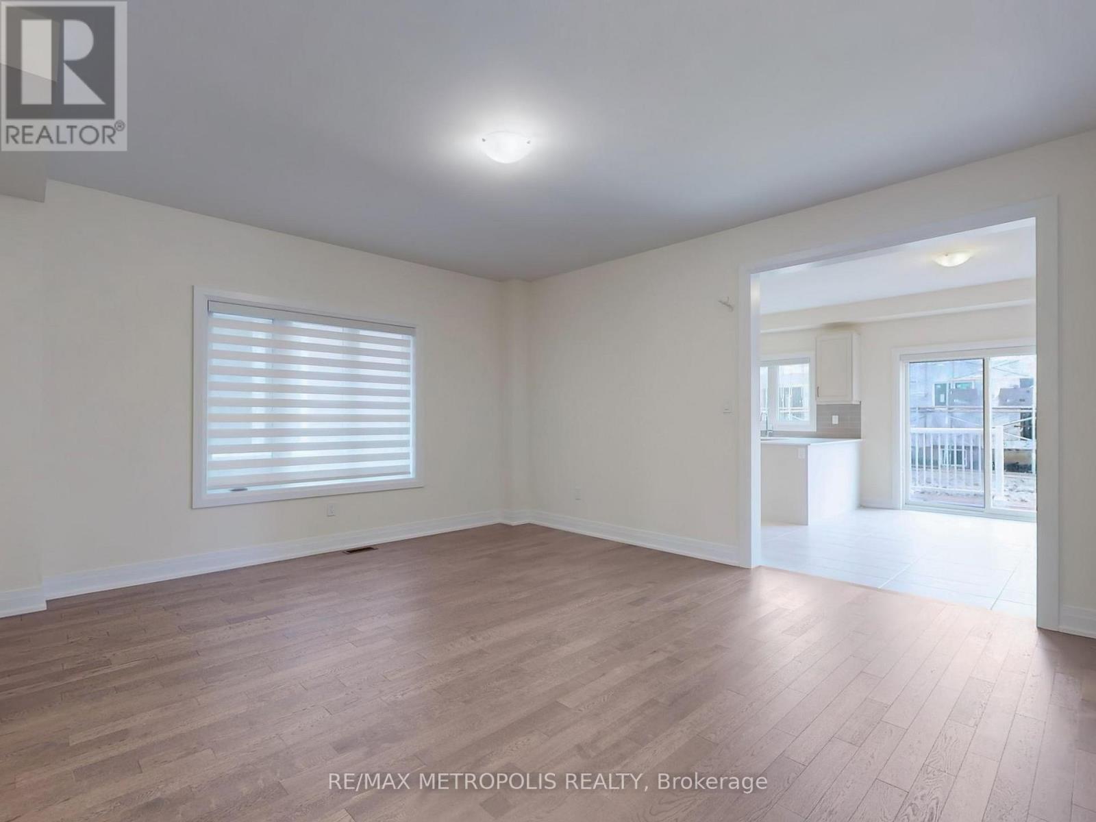 Main - 21 La Reine Avenue, Richmond Hill, Ontario  L4E 2Y8 - Photo 5 - N12428773