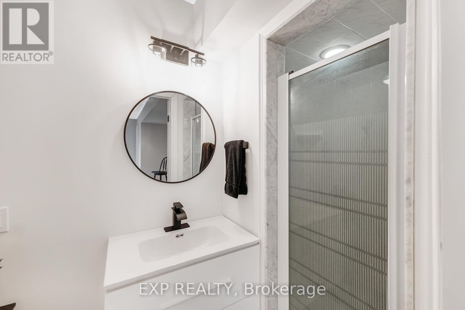 67 Geoffrey Crescent, Whitchurch-Stouffville, Ontario  L4A 5C1 - Photo 20 - N12428811