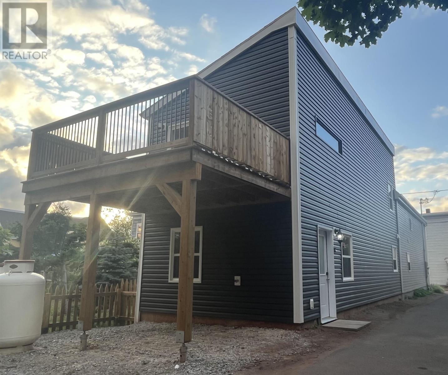 10 Chestnut Street, Charlottetown, Prince Edward Island  C1A 5R1 - Photo 1 - 202522307