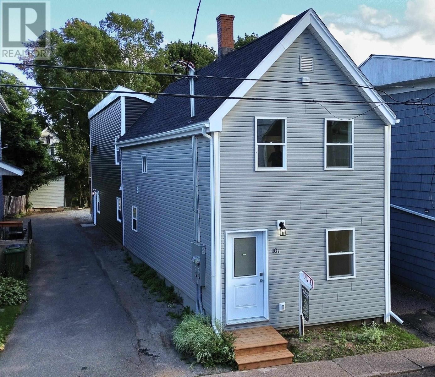 10 Chestnut Street, Charlottetown, Prince Edward Island  C1A 5R1 - Photo 2 - 202522307