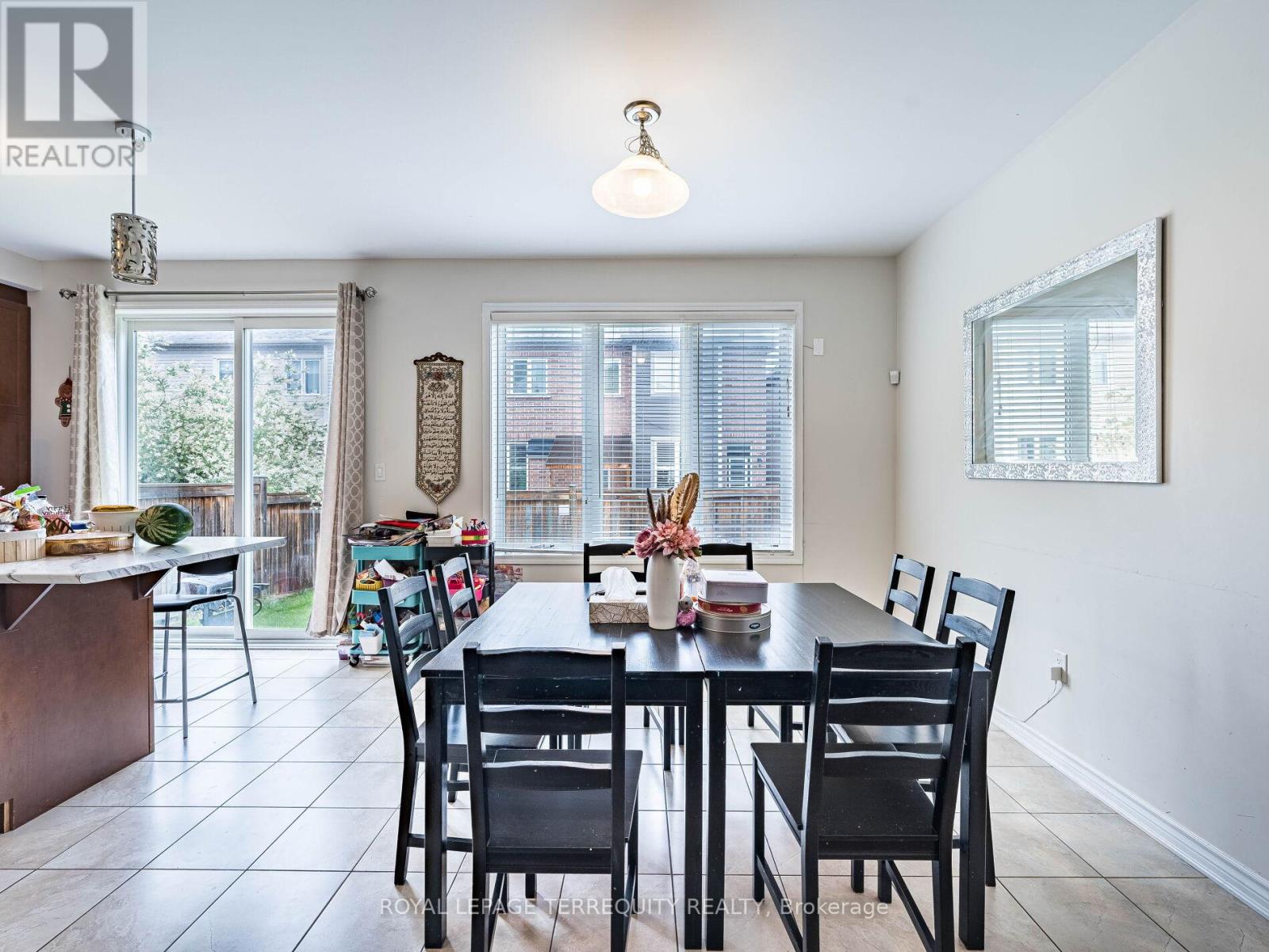 903 Penson Crescent, Milton, Ontario  L9T 8Z8 - Photo 13 - W12428671