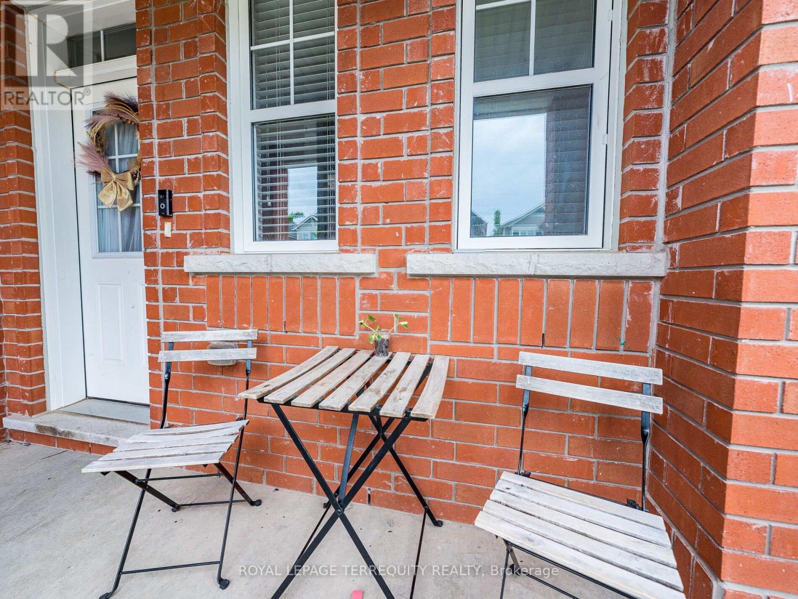 903 Penson Crescent, Milton, Ontario  L9T 8Z8 - Photo 5 - W12428671