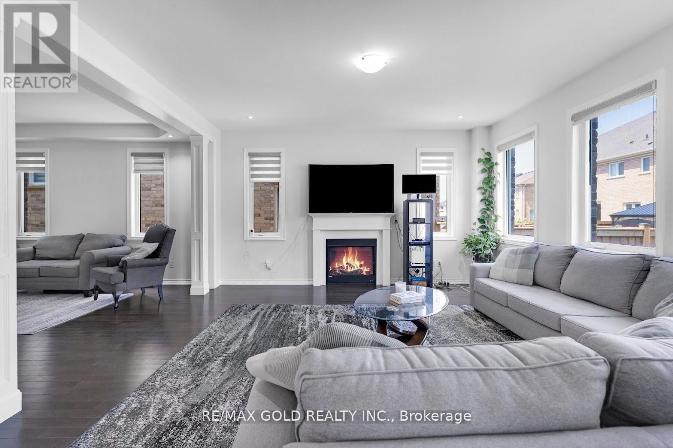 42 Valleybrook Crescent S, Caledon, Ontario  L7C 4C5 - Photo 10 - W12428686