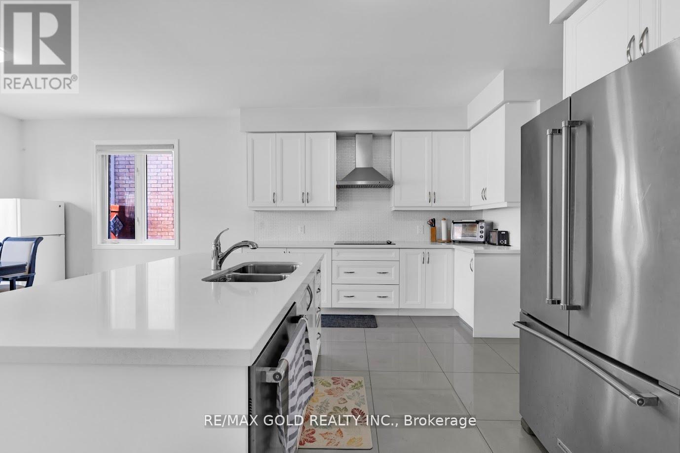 42 Valleybrook Crescent S, Caledon, Ontario  L7C 4C5 - Photo 14 - W12428686