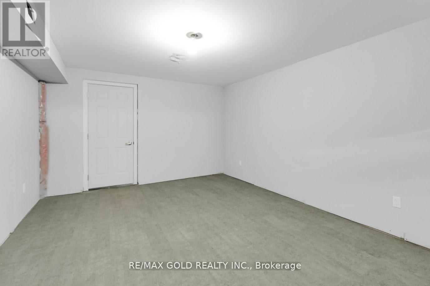 42 Valleybrook Crescent S, Caledon, Ontario  L7C 4C5 - Photo 17 - W12428686