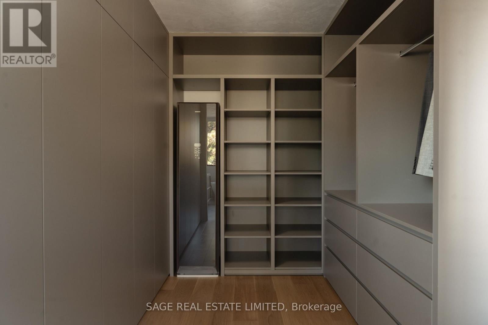 38 Ravensbourne Crescent, Toronto, Ontario  M9A 2A8 - Photo 33 - W12428688