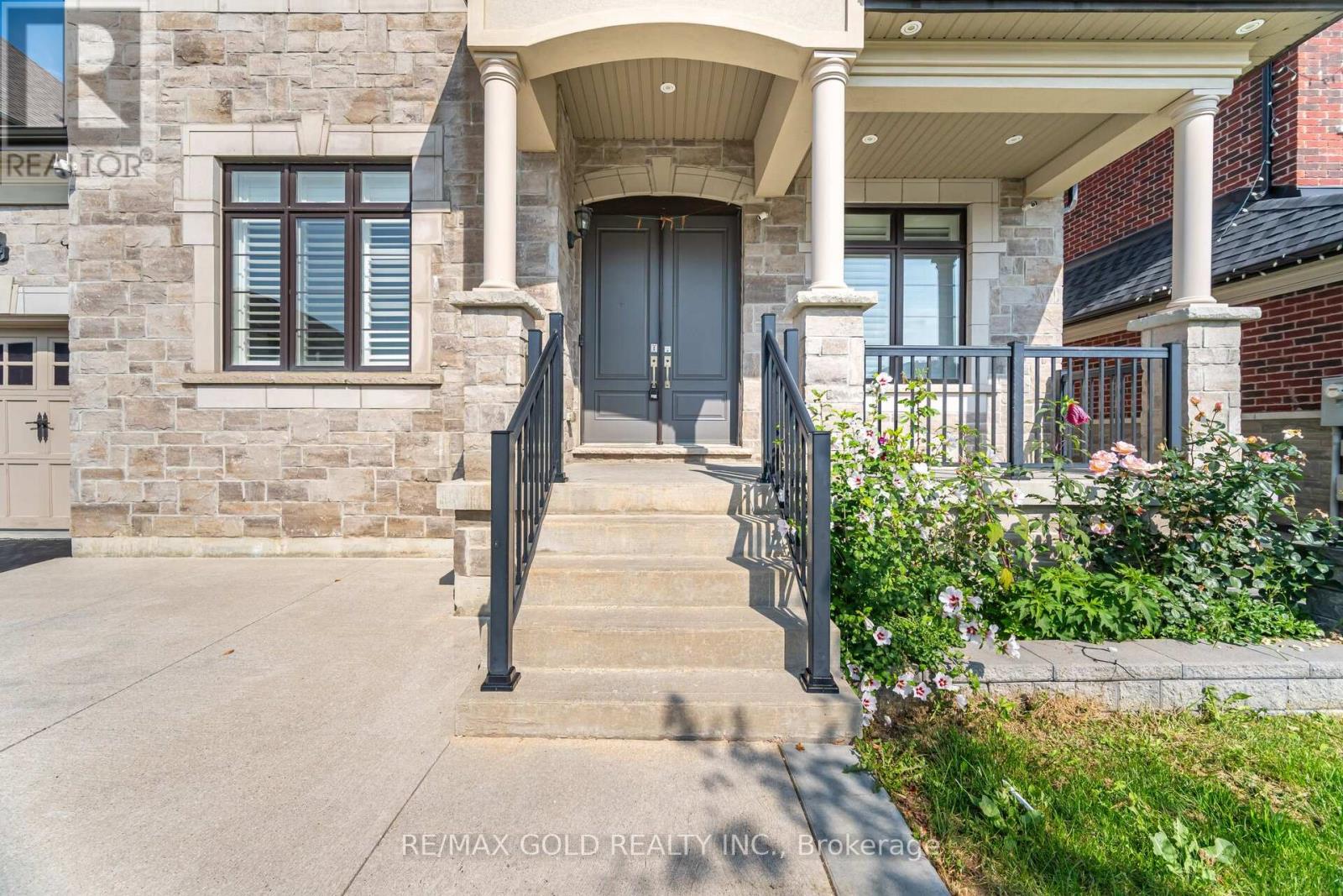 3 Sister Oreilly Road, Brampton, Ontario  L6P 4C6 - Photo 2 - W12428692