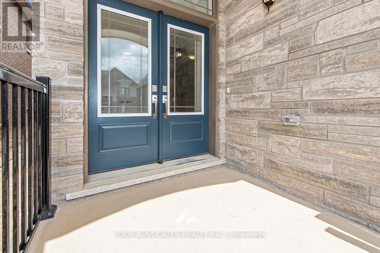 83 James Walker Avenue, Caledon, Ontario  L7C 4N1 - Photo 2 - W12428704