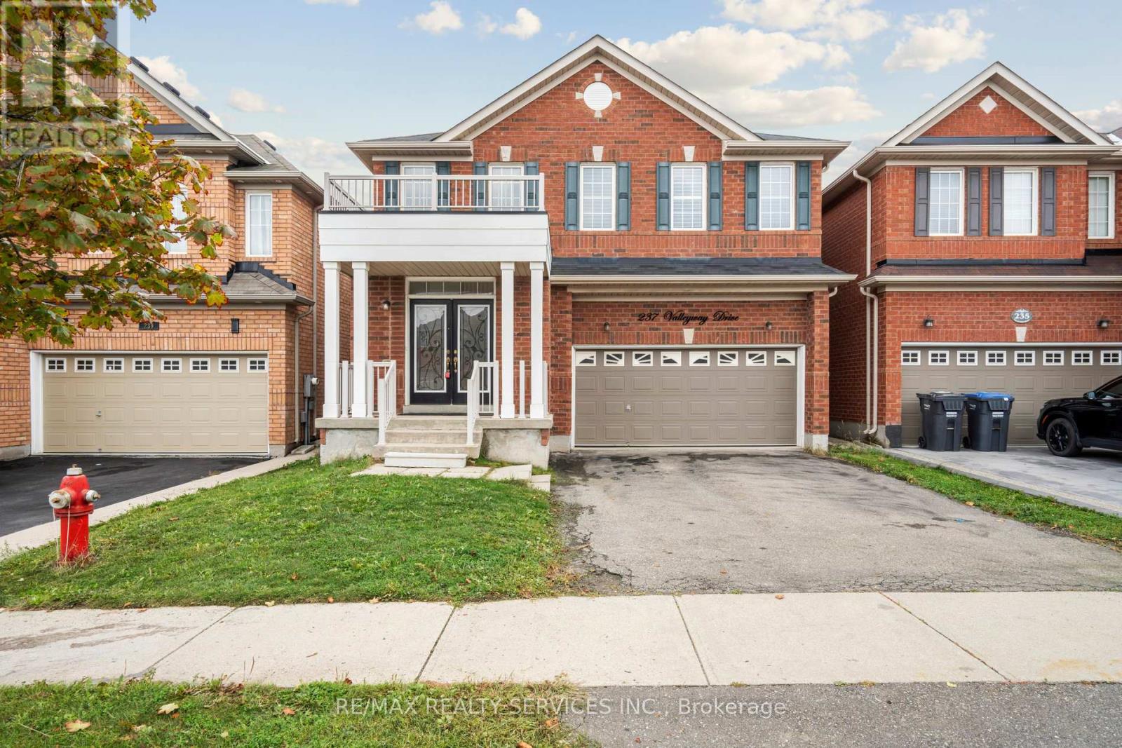 237 Valleyway Drive, Brampton, Ontario  L6X 0N9 - Photo 1 - W12428727