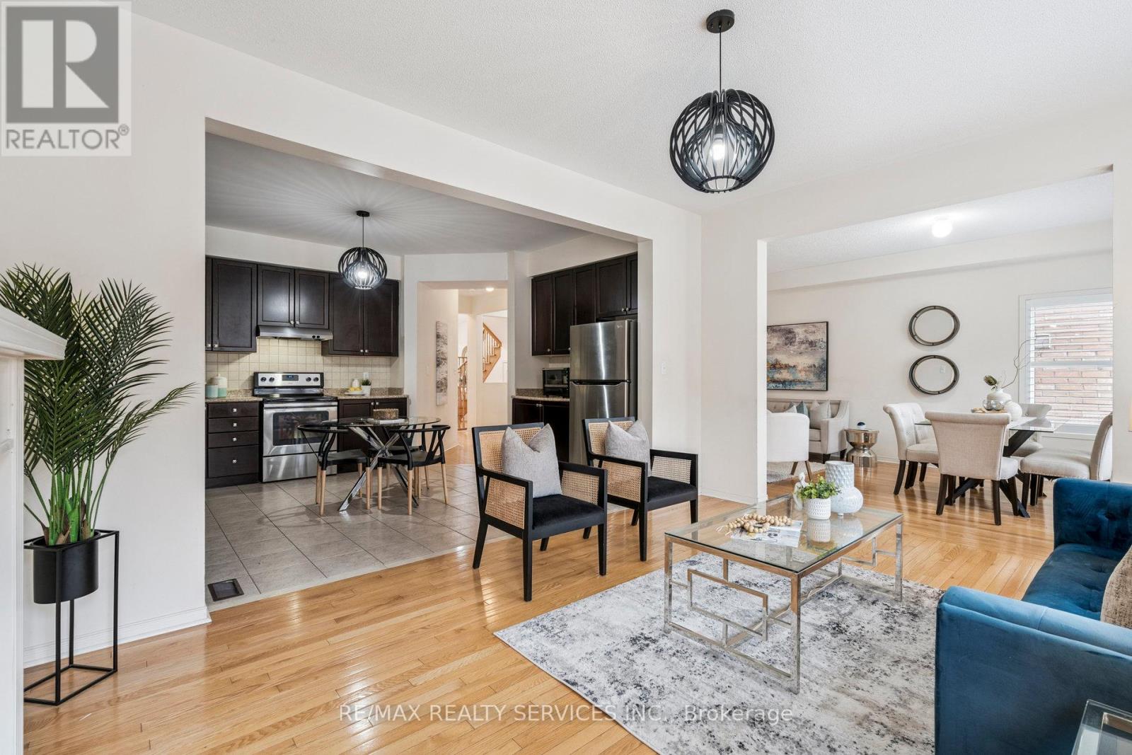 237 Valleyway Drive, Brampton, Ontario  L6X 0N9 - Photo 13 - W12428727