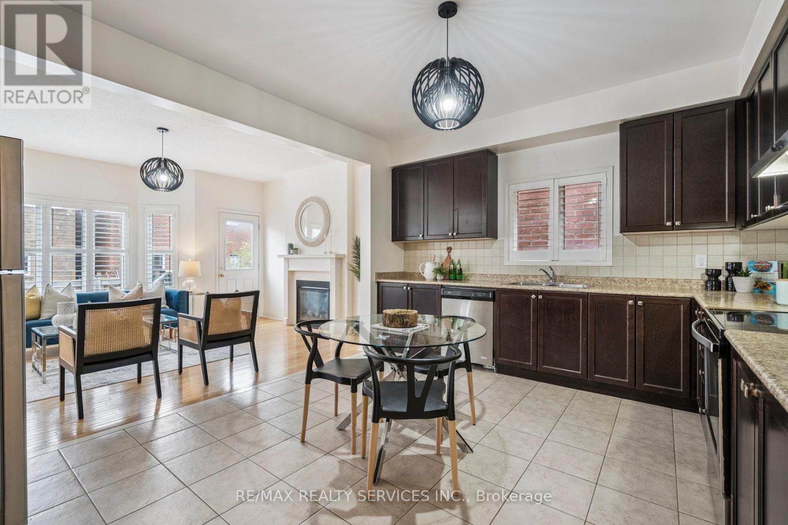 237 Valleyway Drive, Brampton, Ontario  L6X 0N9 - Photo 16 - W12428727