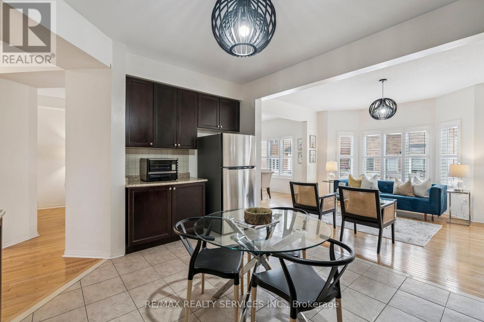 237 Valleyway Drive, Brampton, Ontario  L6X 0N9 - Photo 17 - W12428727