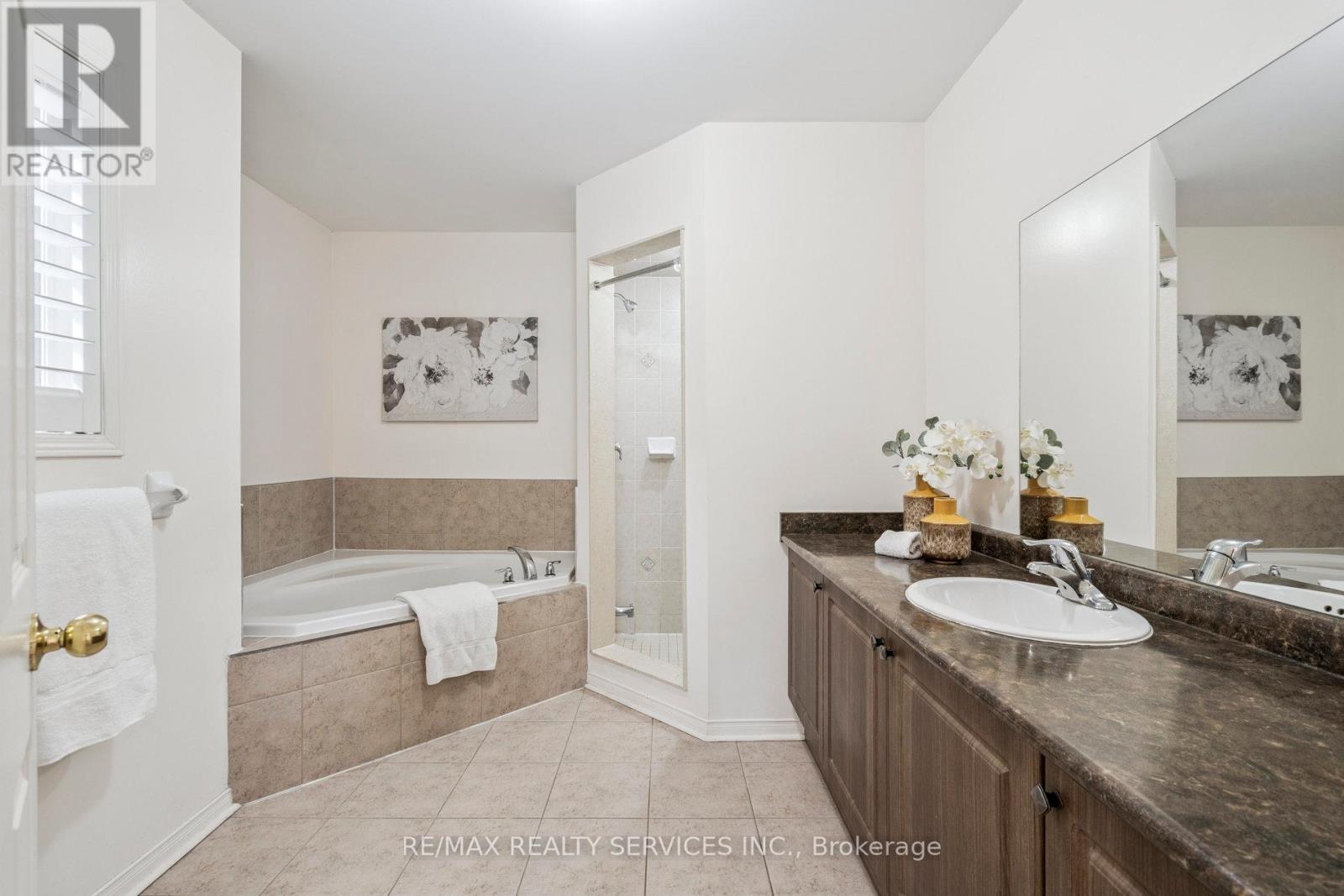 237 Valleyway Drive, Brampton, Ontario  L6X 0N9 - Photo 25 - W12428727