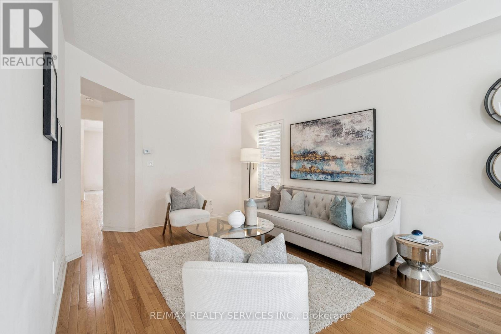 237 Valleyway Drive, Brampton, Ontario  L6X 0N9 - Photo 4 - W12428727