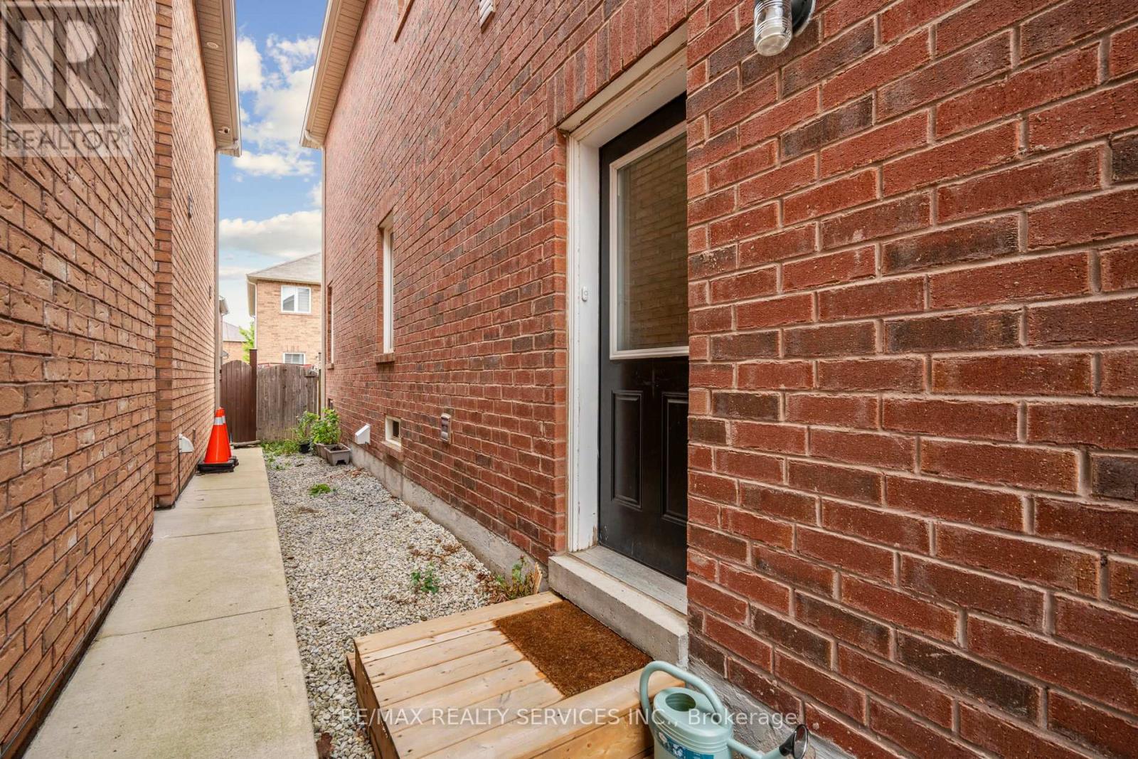 237 Valleyway Drive, Brampton, Ontario  L6X 0N9 - Photo 47 - W12428727