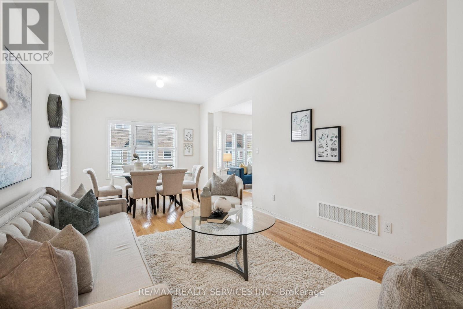 237 Valleyway Drive, Brampton, Ontario  L6X 0N9 - Photo 6 - W12428727