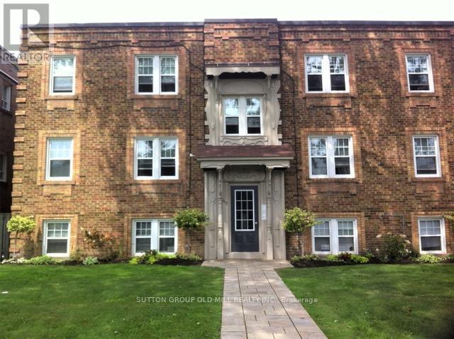 4 - 48 EMERALD CRESCENT, Toronto, Ontario