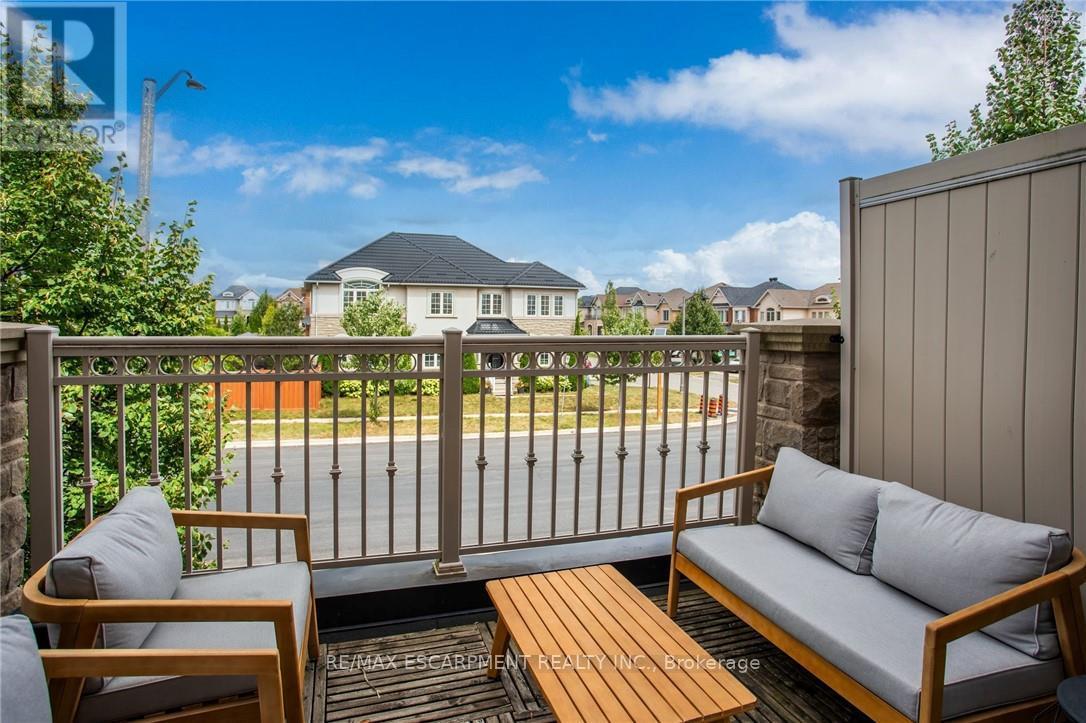 2570 Grand Oak Trail, Oakville, Ontario  L6M 0S4 - Photo 16 - W12428764