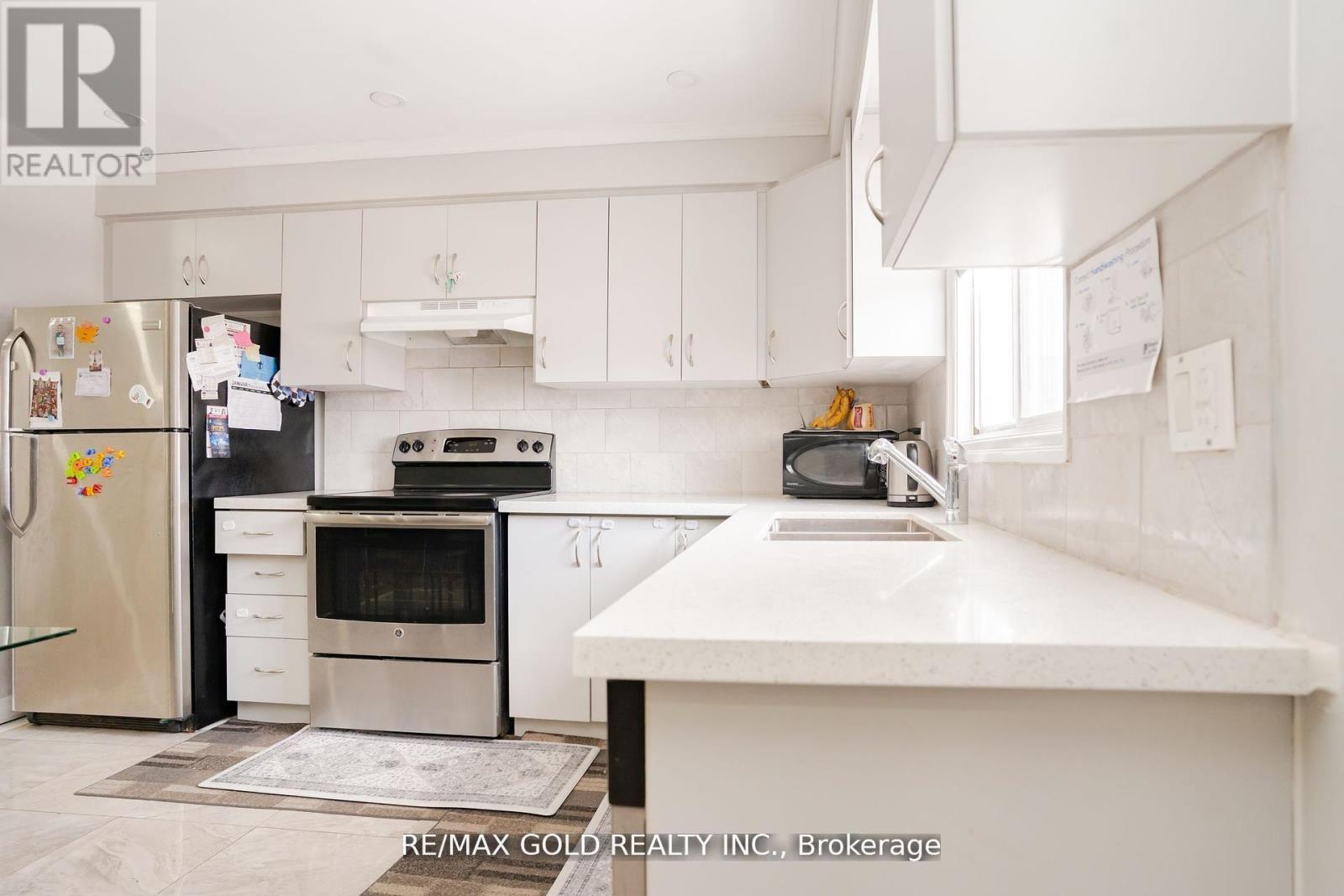 65 Abell Drive, Brampton, Ontario  L6V 2W1 - Photo 9 - W12428768