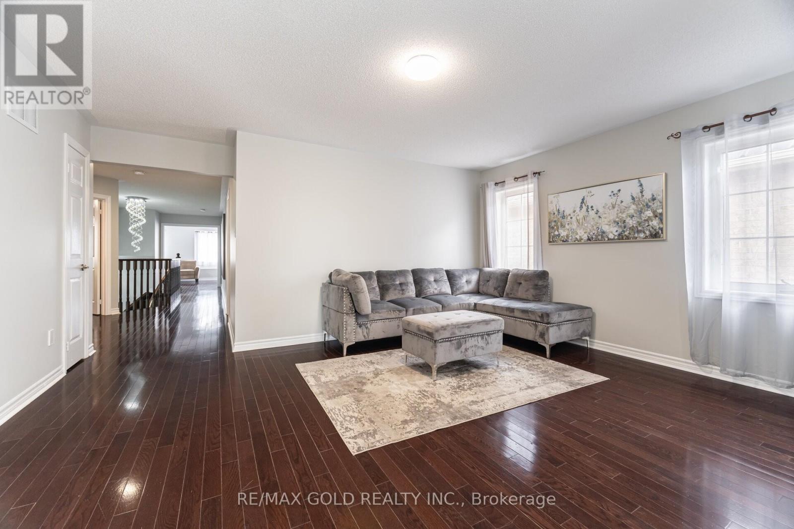 15 Oakhaven Road, Brampton, Ontario  L6P 2Y3 - Photo 20 - W12428803