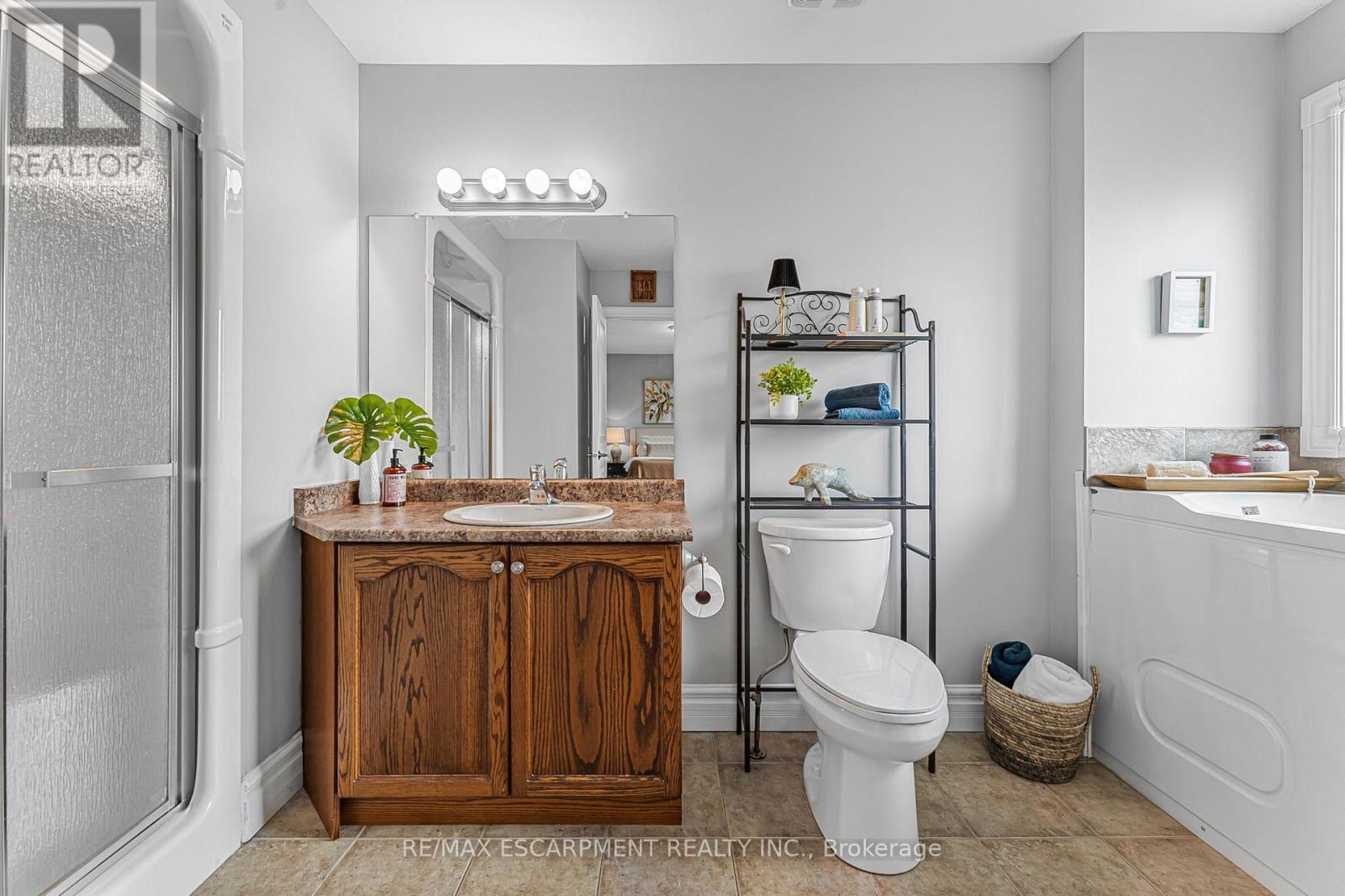 33 Sarah Crescent, West Lincoln, Ontario  L0R 2A0 - Photo 15 - X12428668