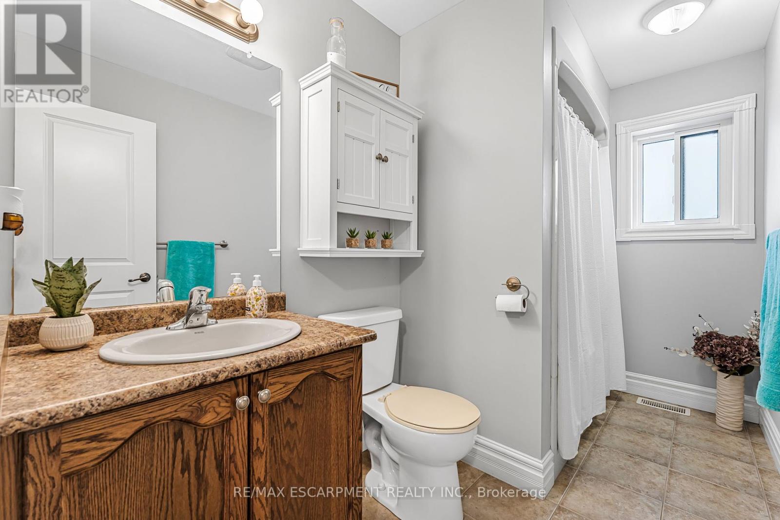 33 Sarah Crescent, West Lincoln, Ontario  L0R 2A0 - Photo 20 - X12428668