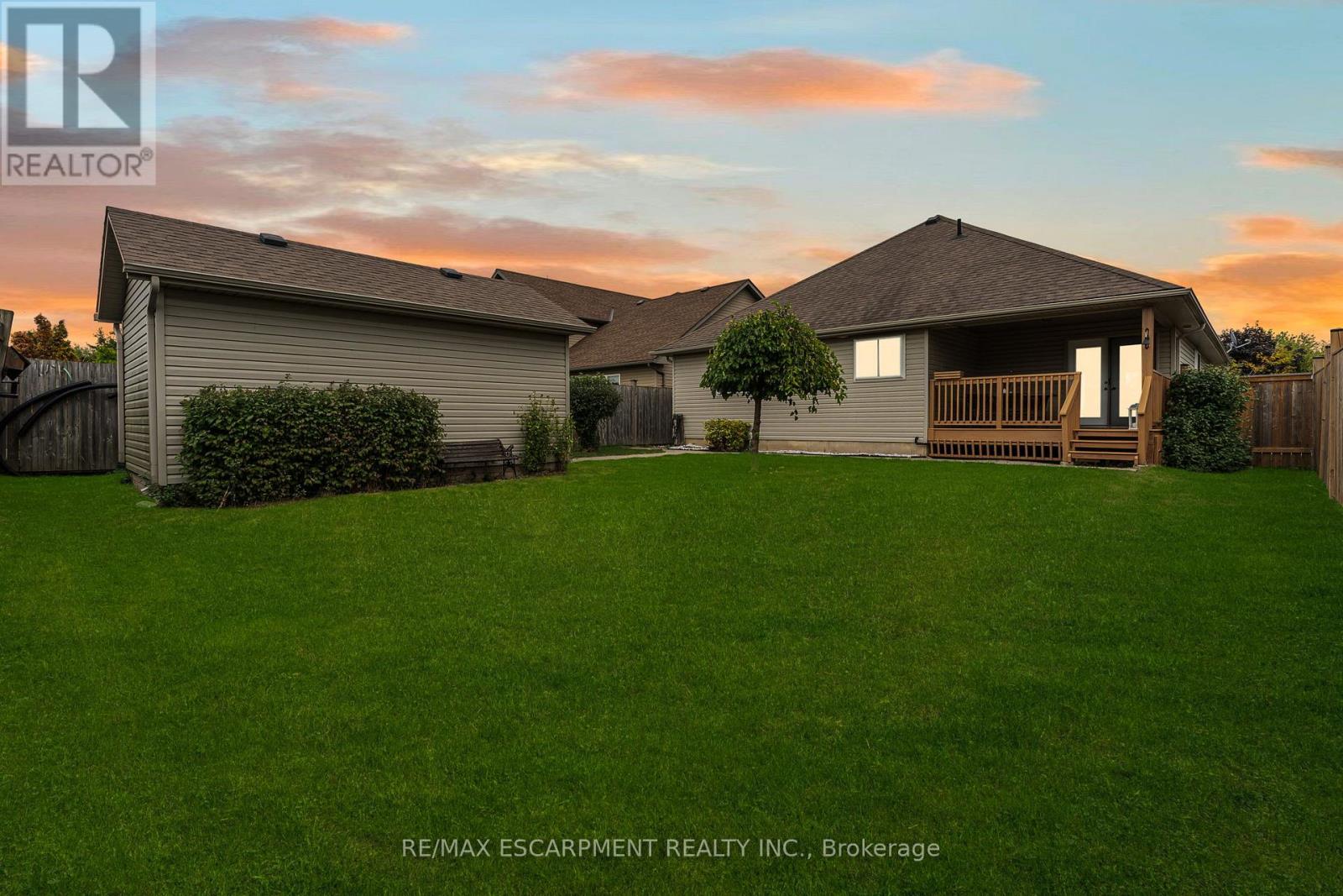 33 Sarah Crescent, West Lincoln, Ontario  L0R 2A0 - Photo 3 - X12428668