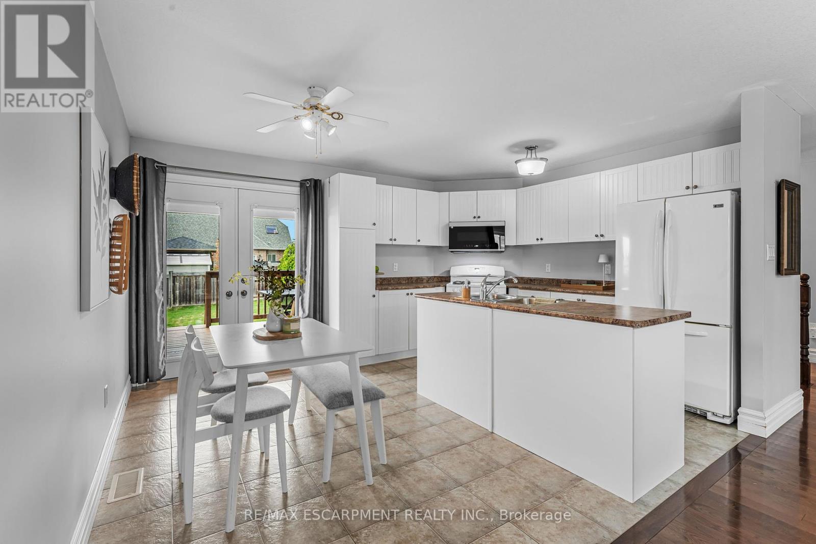 33 Sarah Crescent, West Lincoln, Ontario  L0R 2A0 - Photo 9 - X12428668