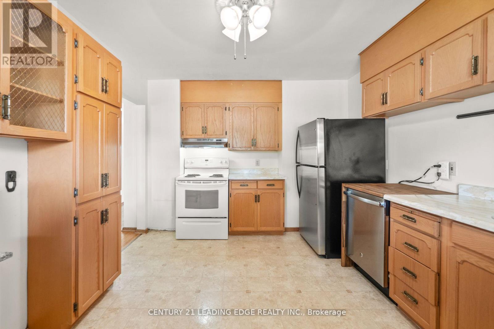 Main - 427 Krug Street, Kitchener, Ontario  N2B 1K9 - Photo 14 - X12428728