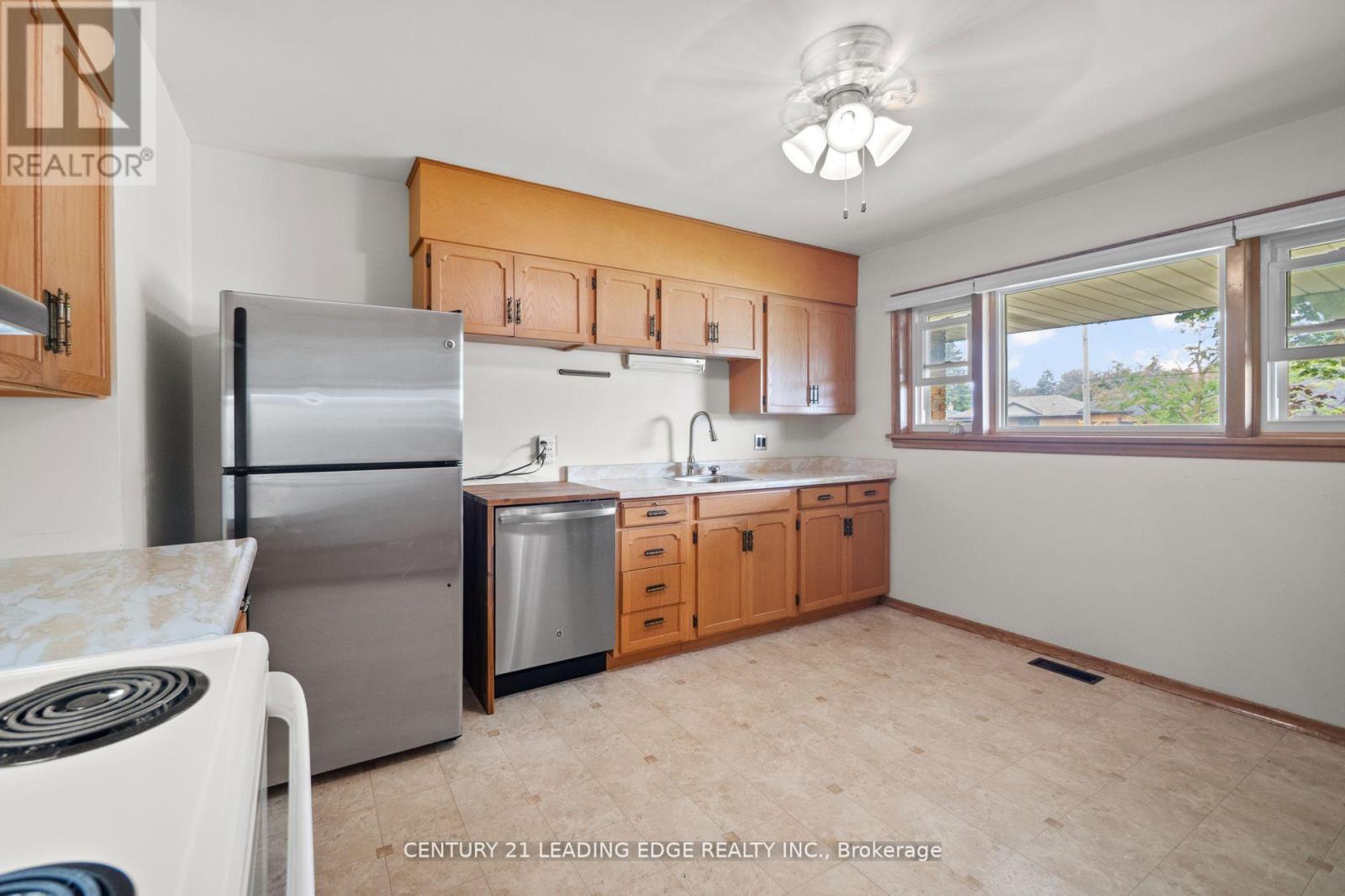 Main - 427 Krug Street, Kitchener, Ontario  N2B 1K9 - Photo 16 - X12428728
