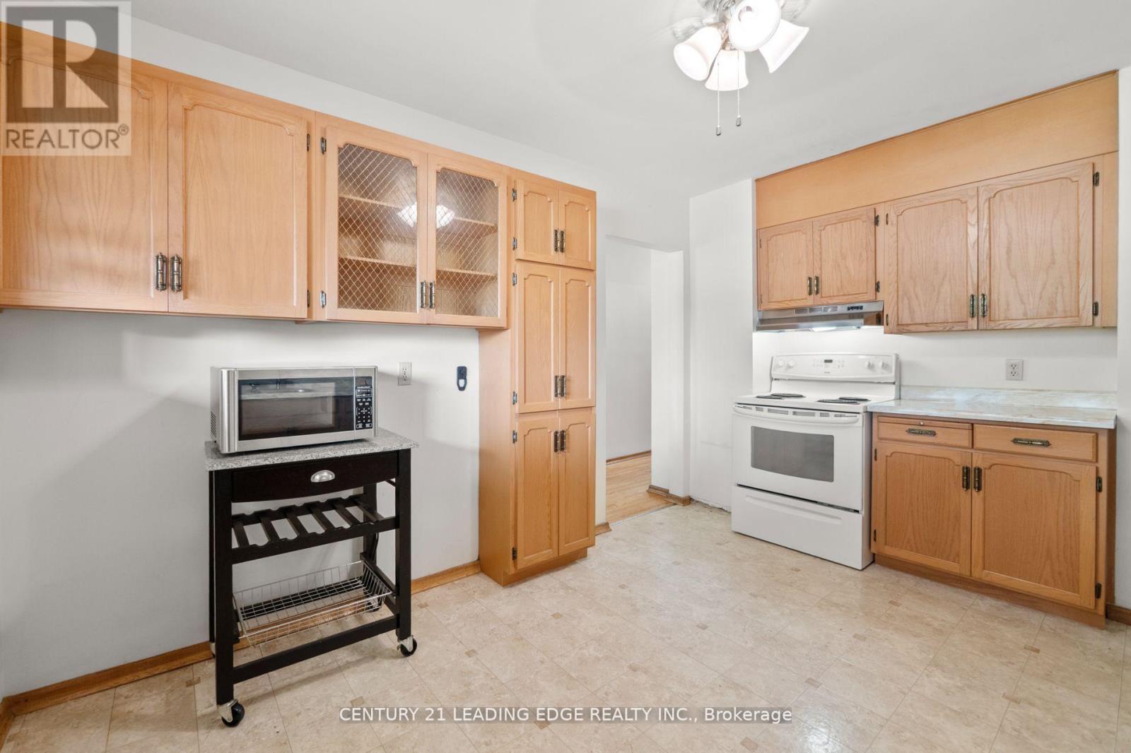 Main - 427 Krug Street, Kitchener, Ontario  N2B 1K9 - Photo 18 - X12428728