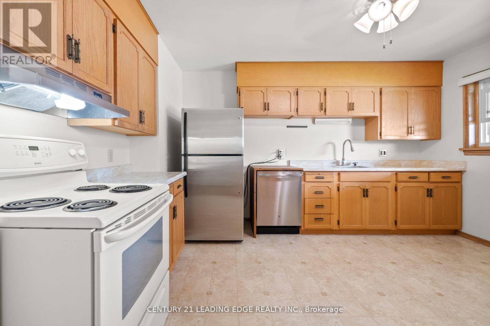 Main - 427 Krug Street, Kitchener, Ontario  N2B 1K9 - Photo 20 - X12428728