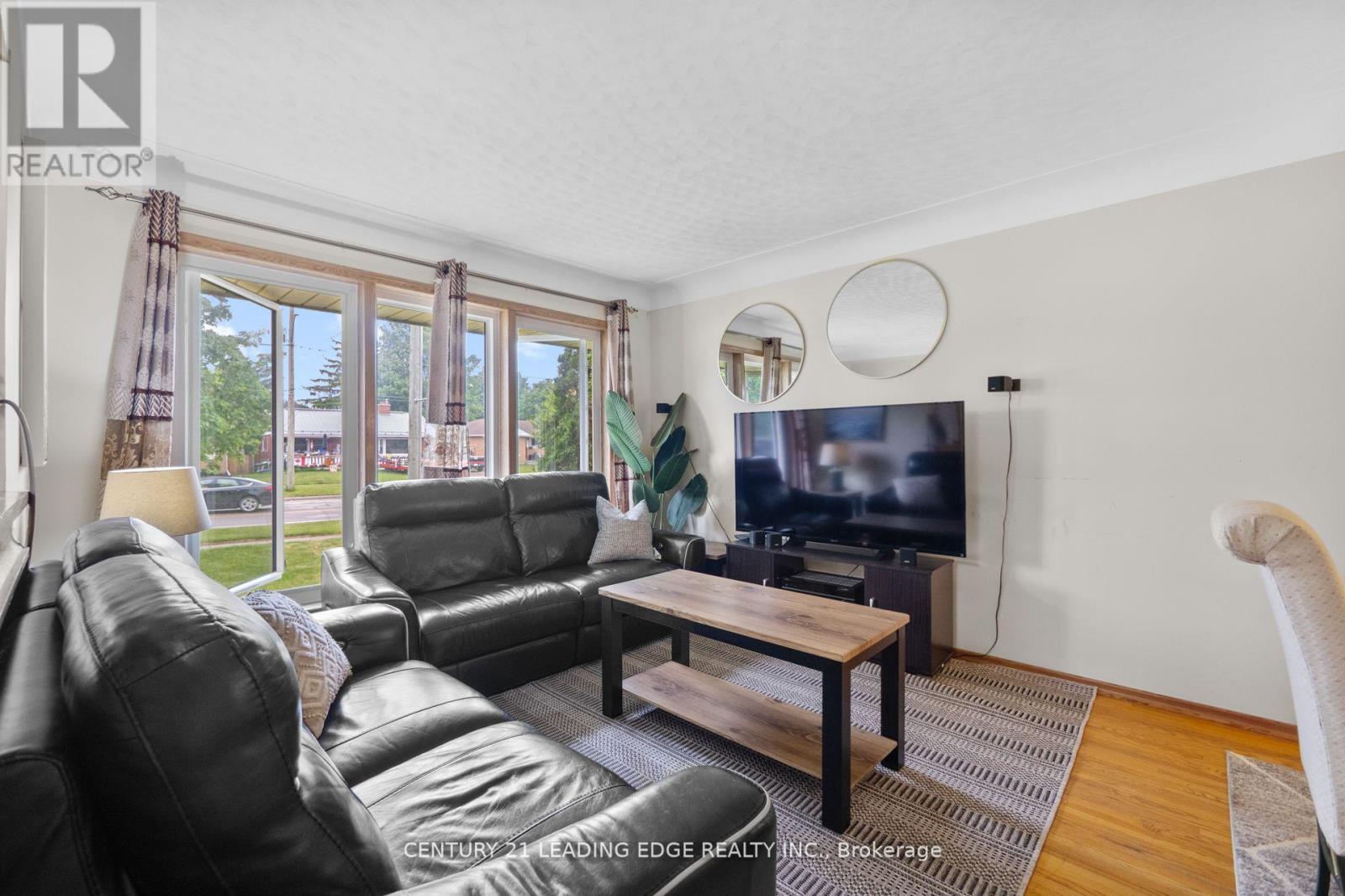 Main - 427 Krug Street, Kitchener, Ontario  N2B 1K9 - Photo 8 - X12428728