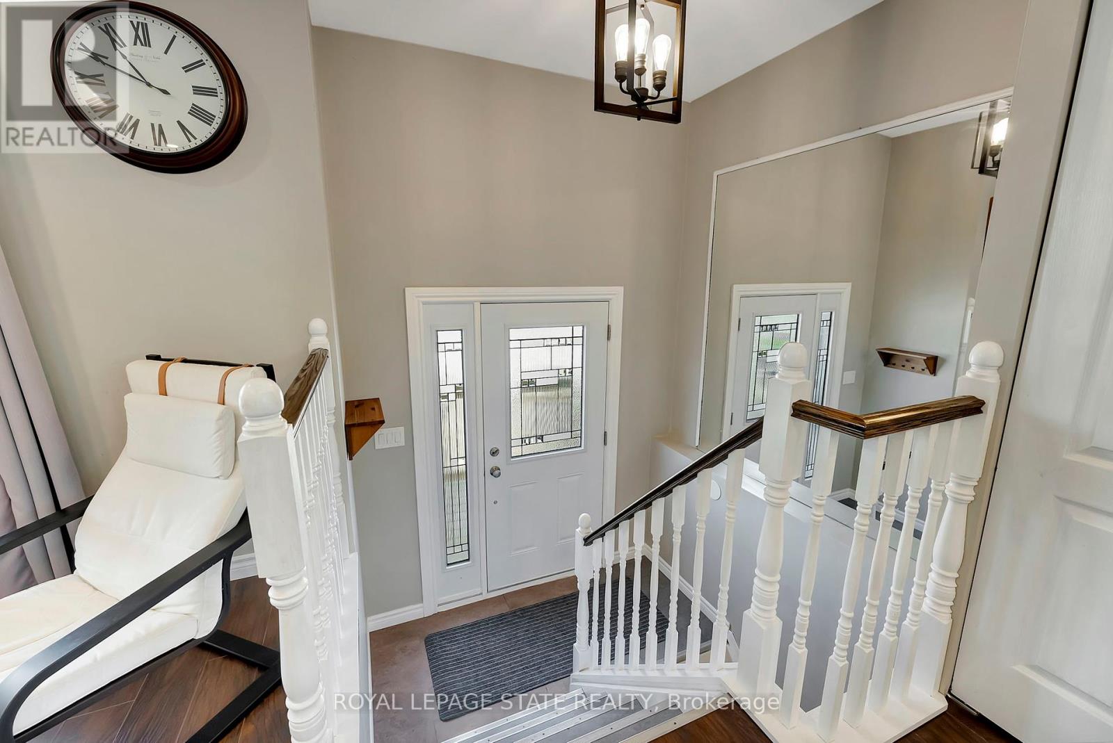 41 Yeoville Court, Hamilton, Ontario  L9C 5W4 - Photo 3 - X12428746