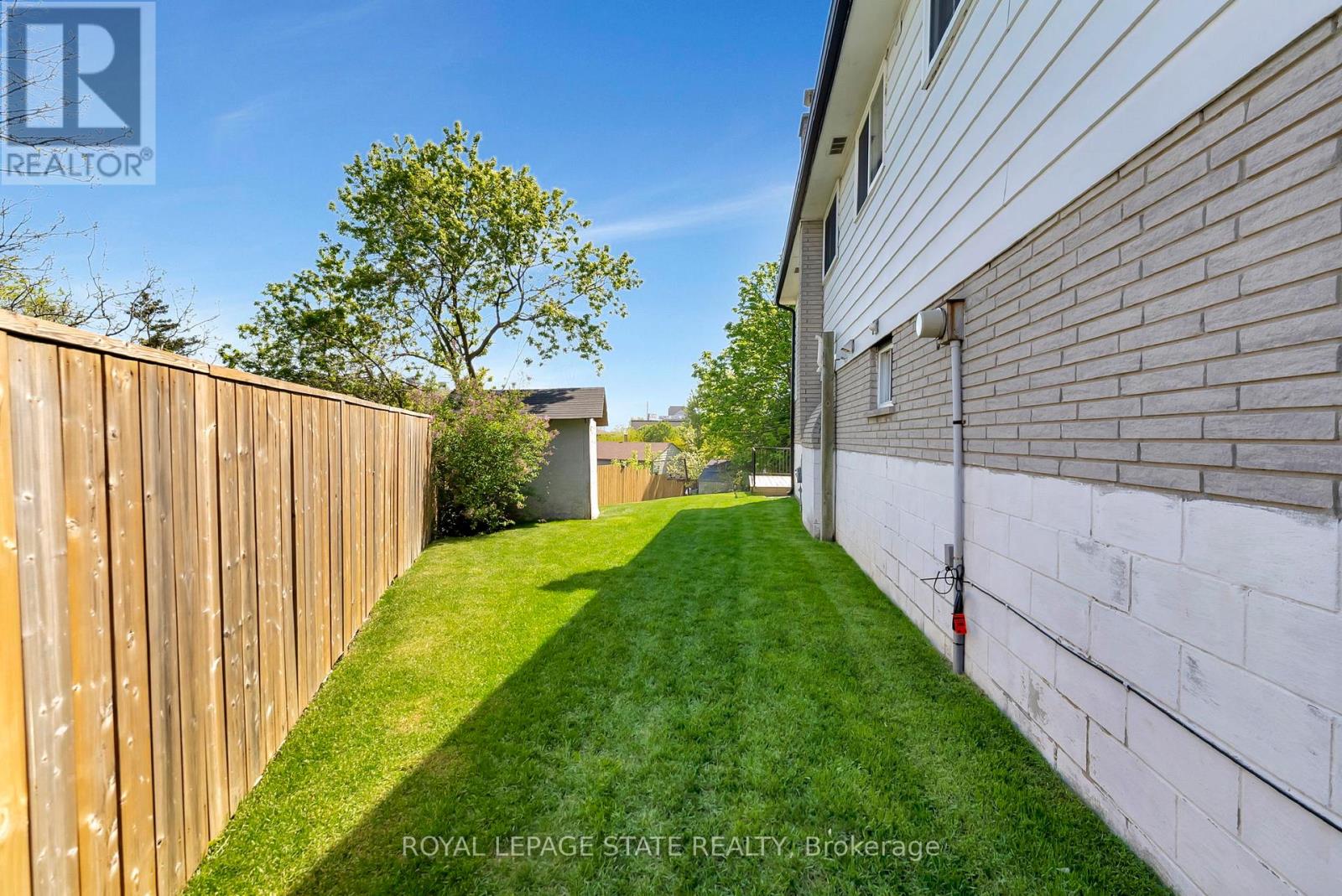 41 Yeoville Court, Hamilton, Ontario  L9C 5W4 - Photo 46 - X12428746