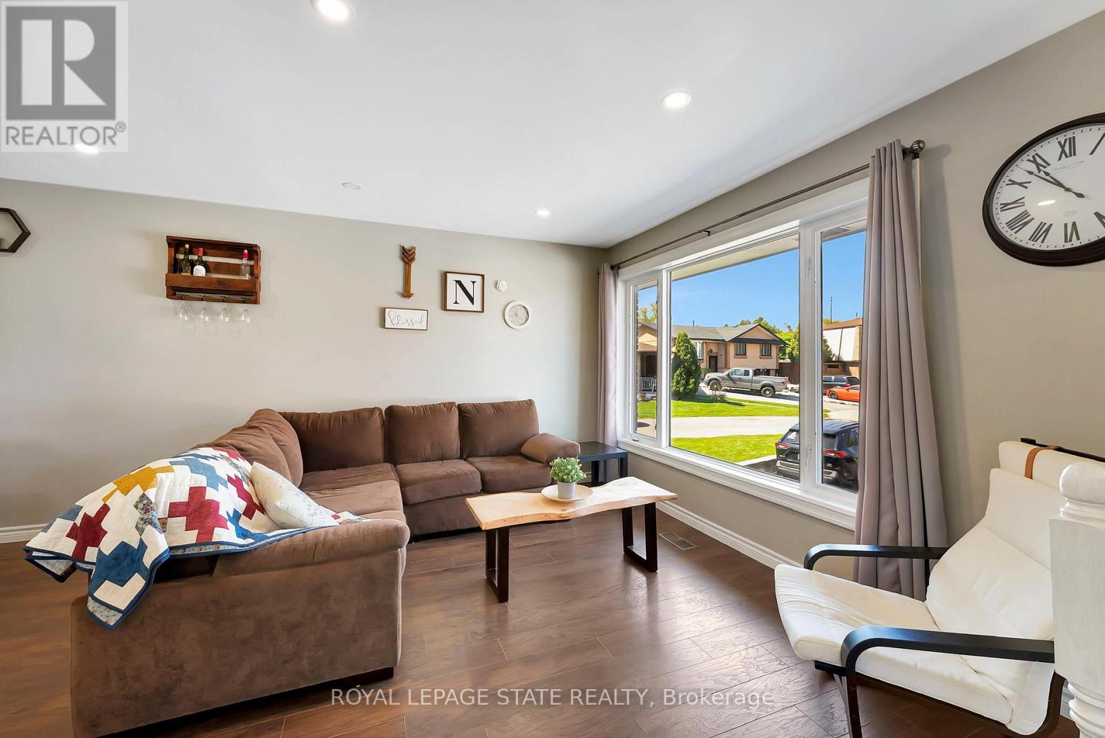 41 Yeoville Court, Hamilton, Ontario  L9C 5W4 - Photo 8 - X12428746