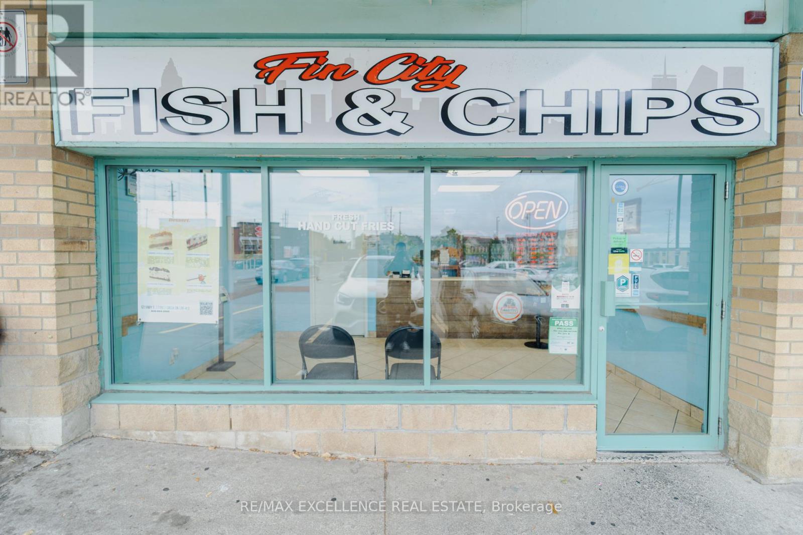 105 - 521 HIGHWAY 8, Hamilton, Ontario
