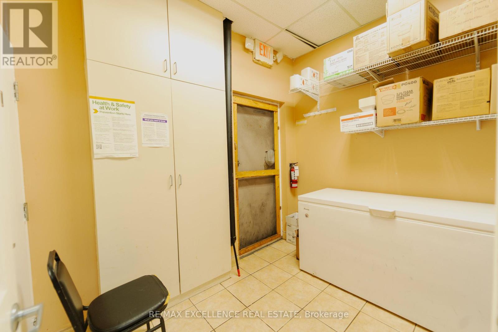 105 - 521 Highway 8, Hamilton, Ontario  L8G 4L6 - Photo 11 - X12428798