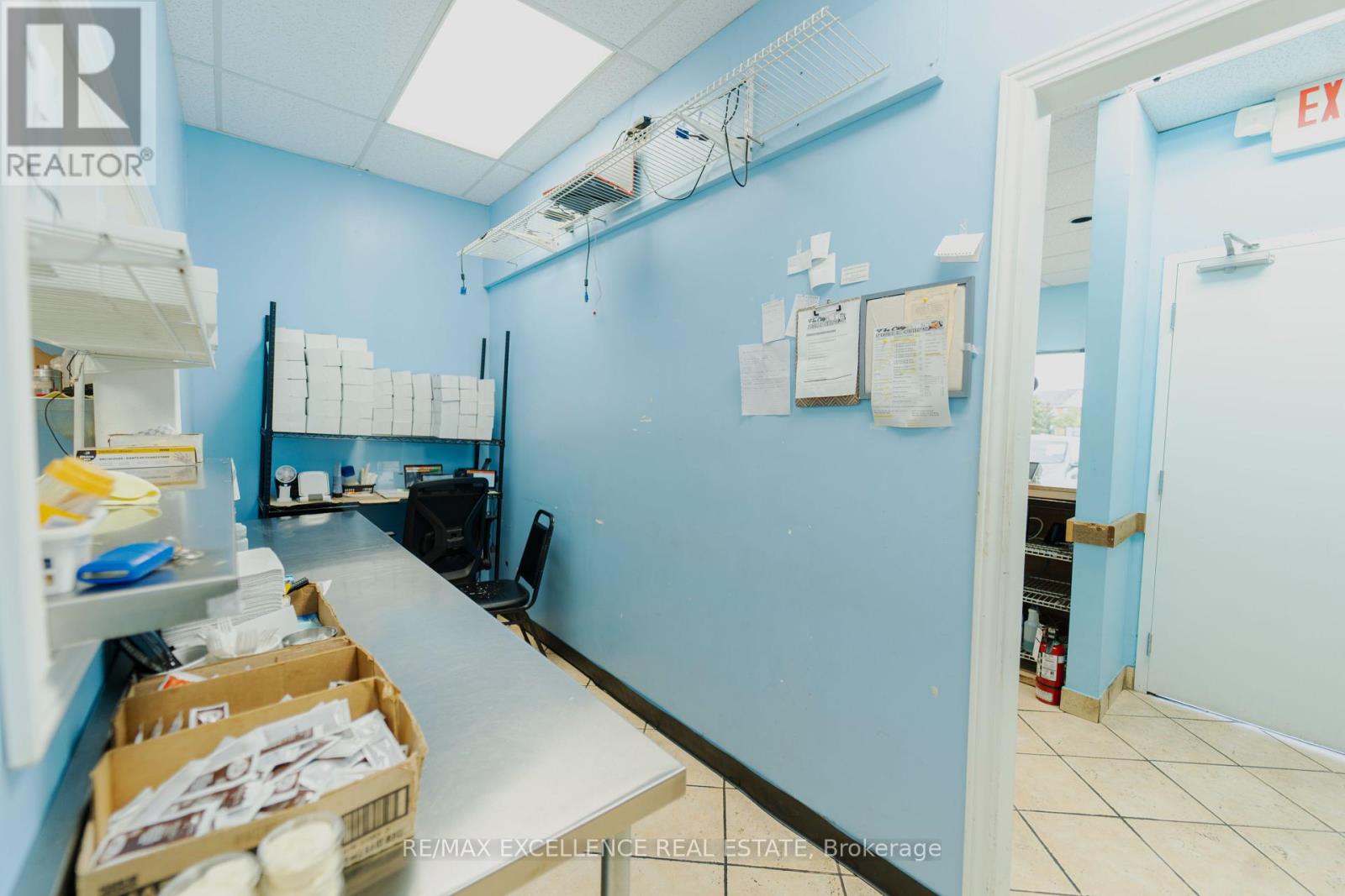 105 - 521 Highway 8, Hamilton, Ontario  L8G 4L6 - Photo 6 - X12428798