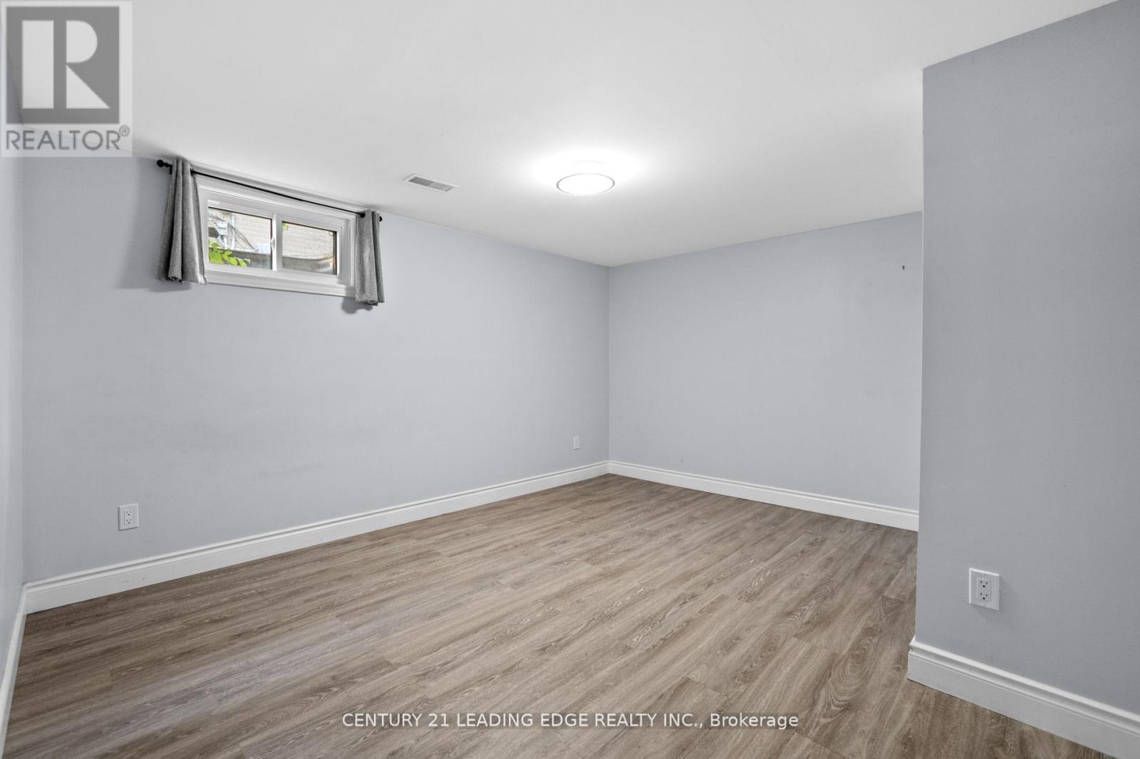 Lower - 427 Krug Street, Kitchener, Ontario  N2B 1K9 - Photo 12 - X12428804