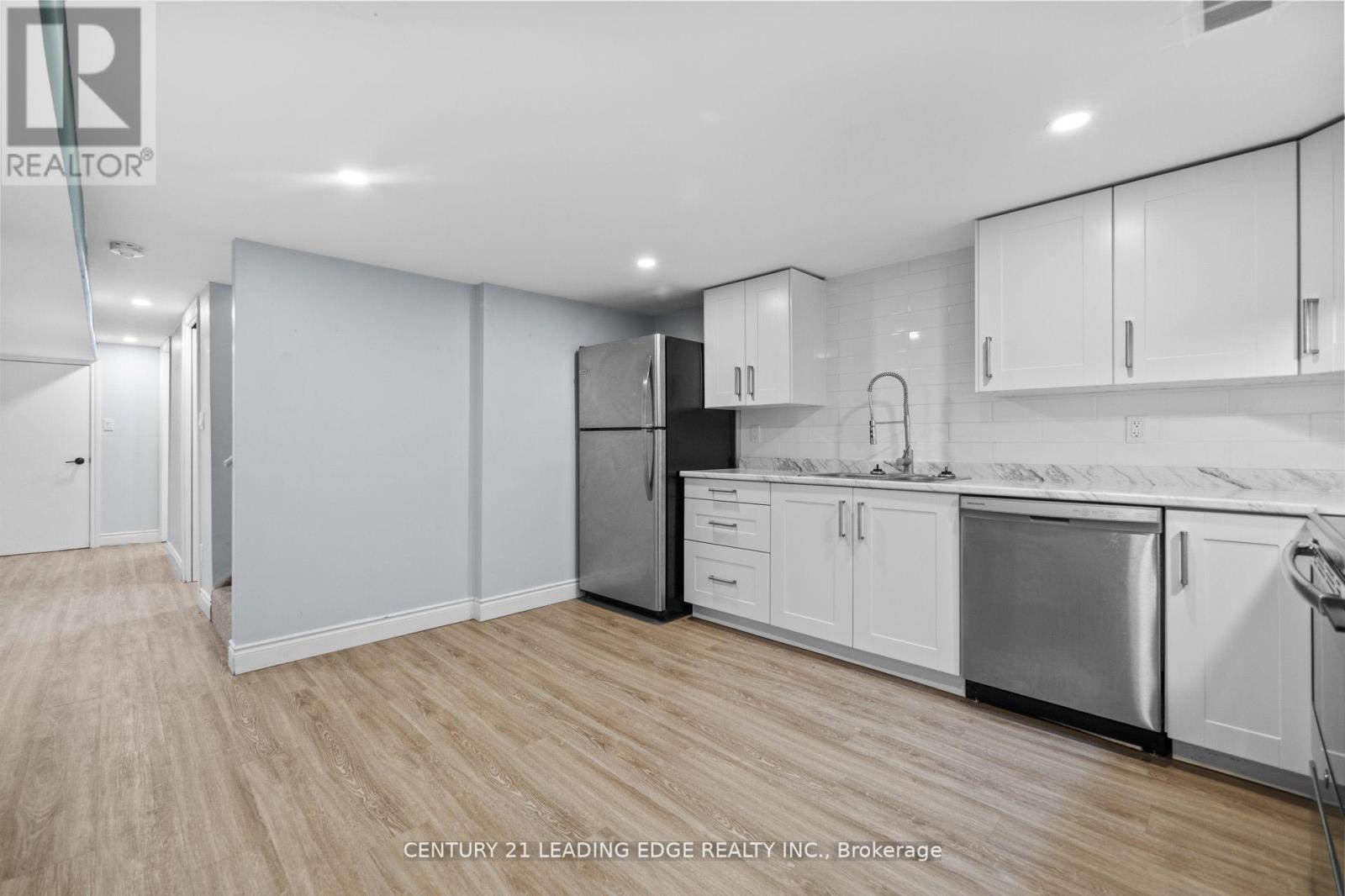 Lower - 427 Krug Street, Kitchener, Ontario  N2B 1K9 - Photo 8 - X12428804