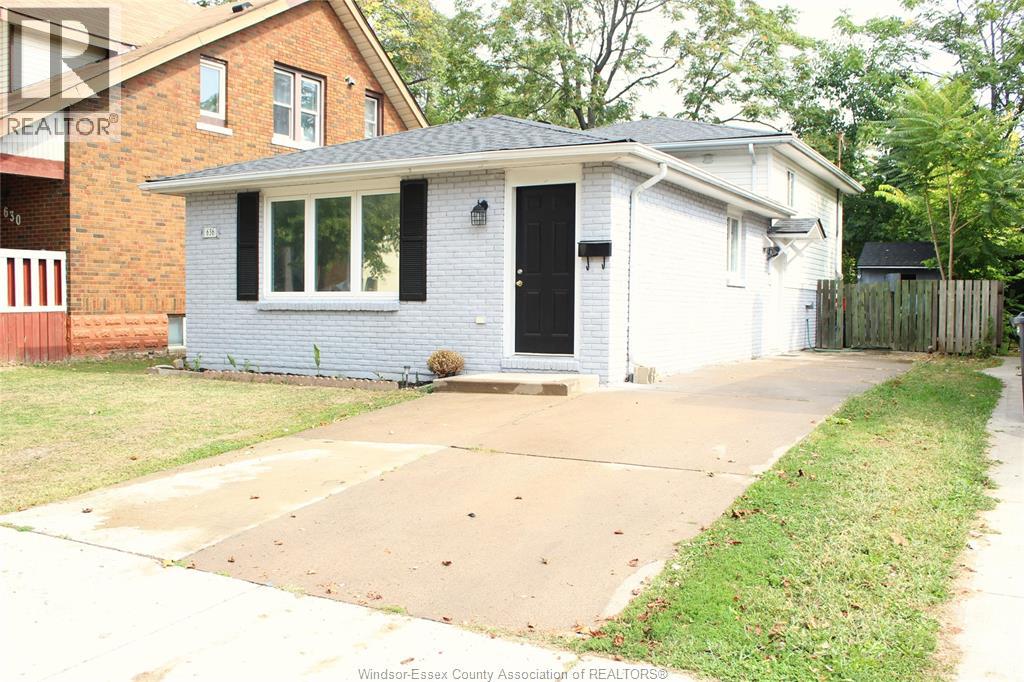 MLS# 25024574: 636 JOSEPHINE AVENUE, Windsor, Canada
