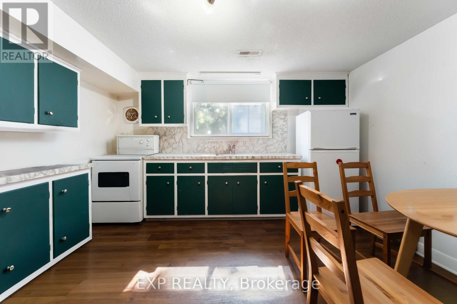 506 Vernon Avenue, Ottawa, Ontario  K1K 1A6 - Photo 8 - X12425217