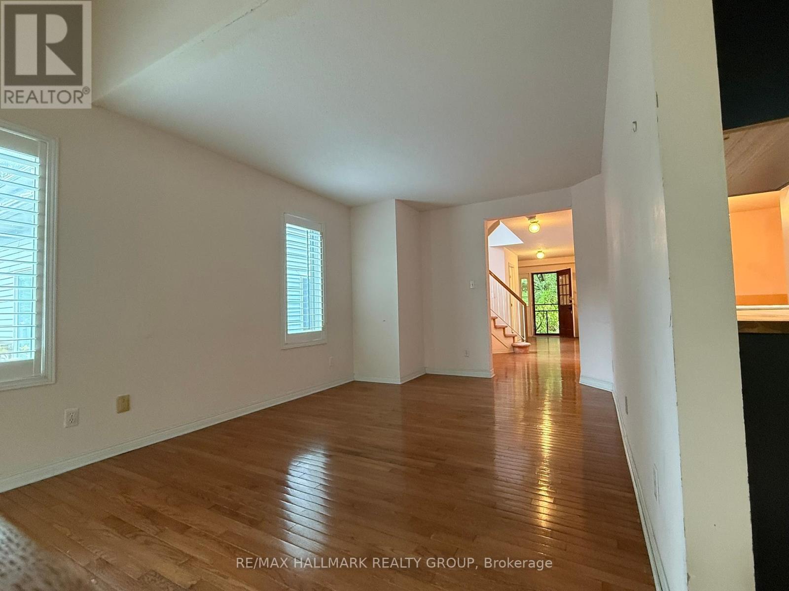 195 Blackdome Crescent, Ottawa, Ontario  K2T 1A6 - Photo 10 - X12428730