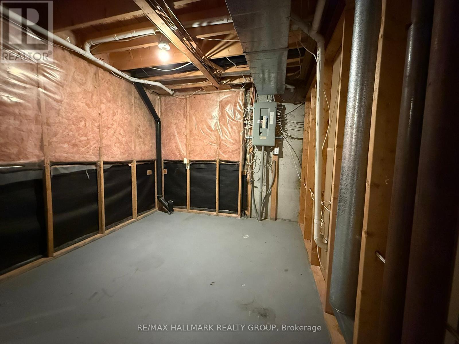 195 Blackdome Crescent, Ottawa, Ontario  K2T 1A6 - Photo 30 - X12428730