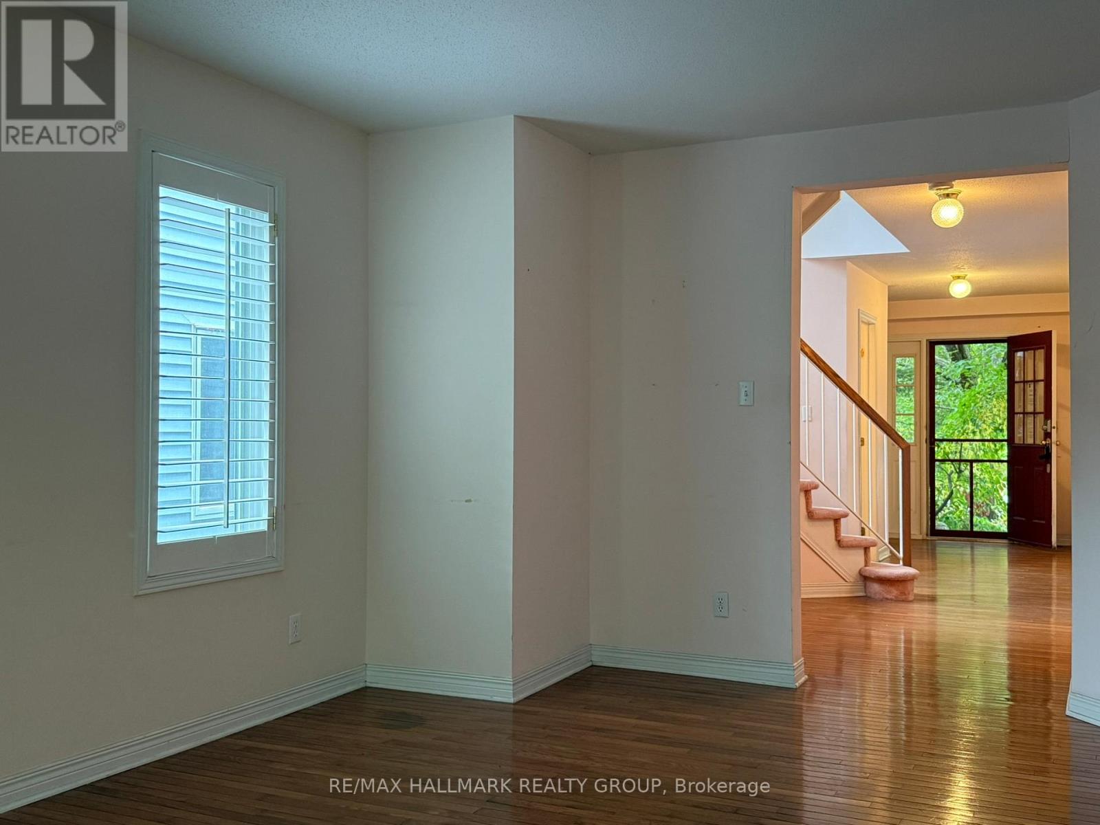 195 Blackdome Crescent, Ottawa, Ontario  K2T 1A6 - Photo 9 - X12428730