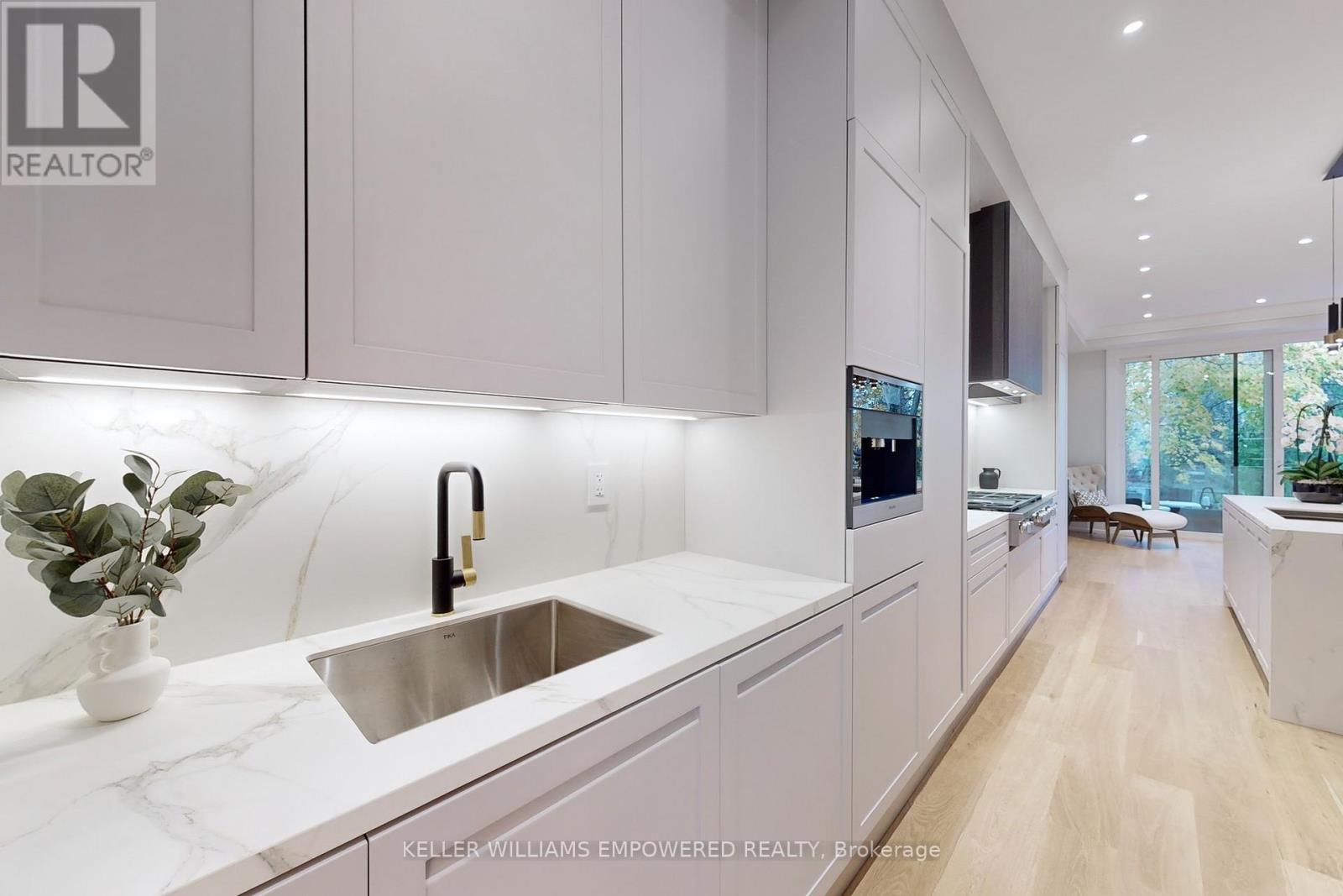 127 Joicey Boulevard, Toronto, Ontario  M5M 2T8 - Photo 12 - C12428876