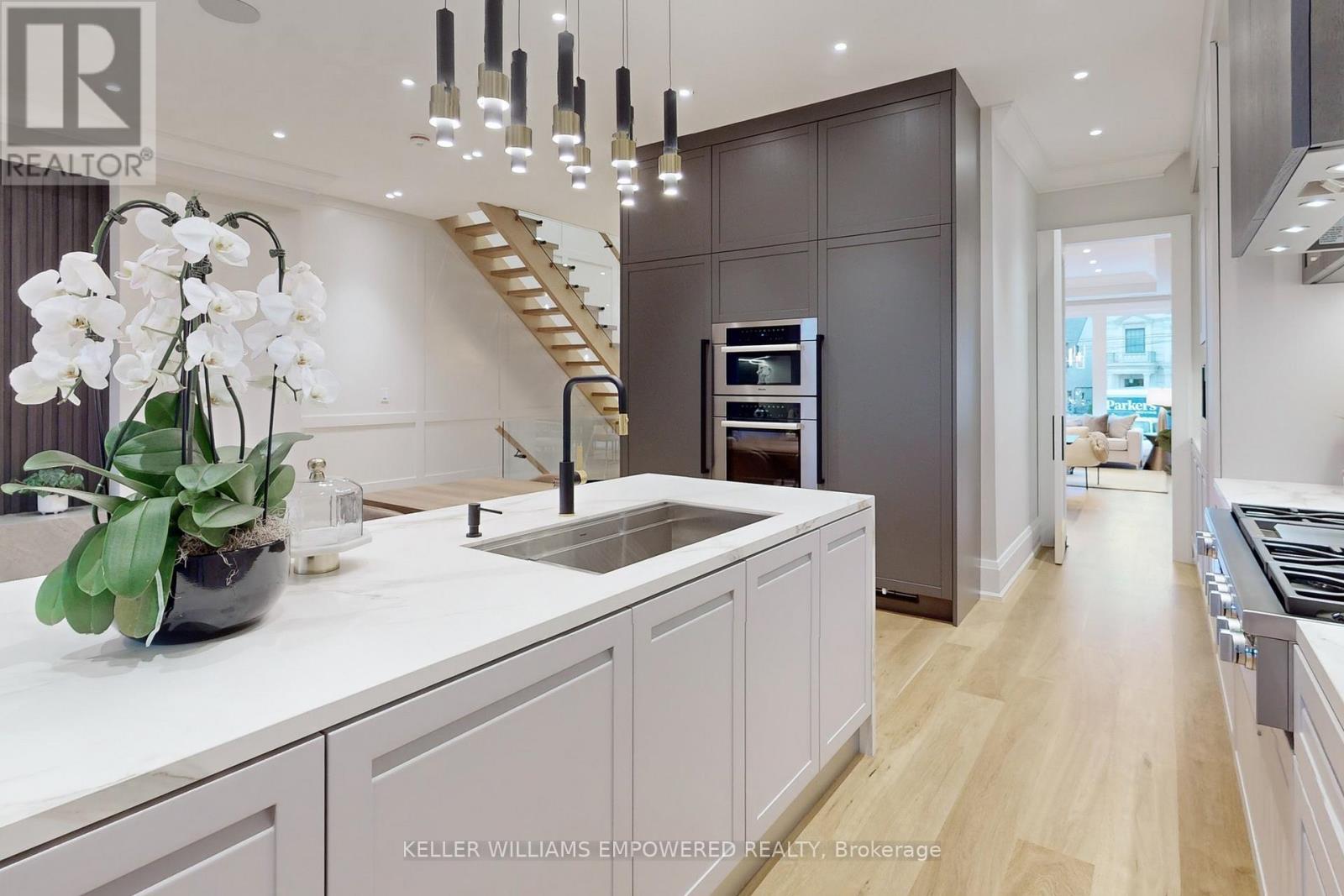 127 Joicey Boulevard, Toronto, Ontario  M5M 2T8 - Photo 13 - C12428876