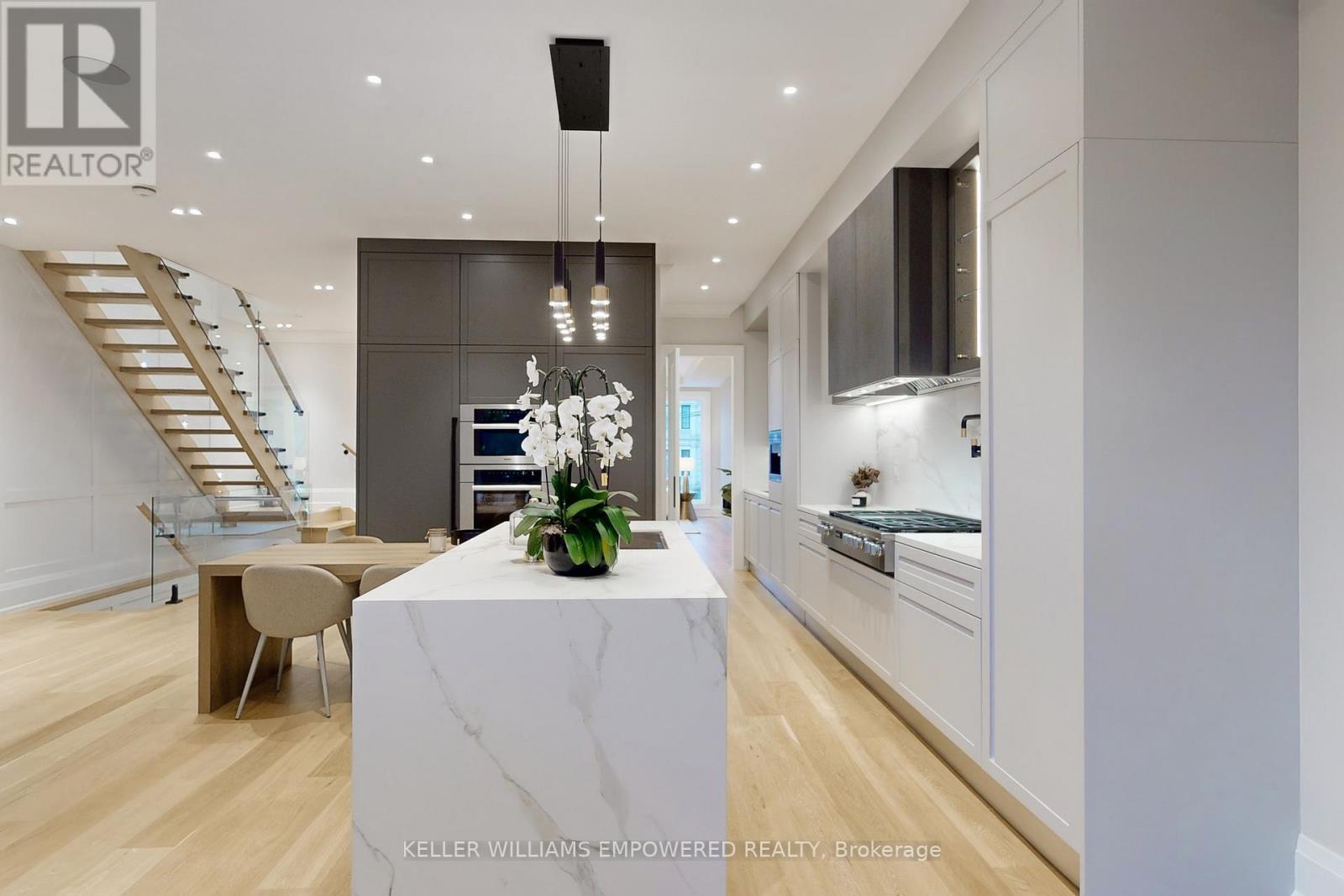 127 Joicey Boulevard, Toronto, Ontario  M5M 2T8 - Photo 14 - C12428876